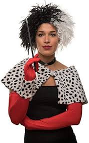 Si vous souhaitez vous métamorphoser le temps d'une soirée déguisée ou la fête d'halloween par exemple, voici une idée de déguisement vraiment sympa : Perruque Cruella Deville De Deguisement Noire Et Blanche Pour Adulte Et Enfant Topcosplay Perruque Cruella Femme Courte Perruque Bouclee Pour Carnaval Halloween Deguisements Et Accessoires Accessoires