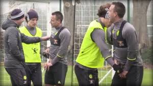 #getting mainstream #daviago #david luiz #thiago silva #thiago #david #text #chat #random #im bored #football #psg #paris saint germain #brazil #brazil nt #brasil #te amo. Chelsea Training John Terry Bekommt Es Voll Auf Die Nusse Fussball Bild De