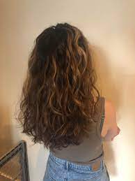 Wavy hair routine for spring (moderate weather) for curly hair 2a and 2b it's been awhile wavy friends! 2a Wavy Hair I Think I M Starting To Figure It Out Now Time To Figure Out How To Keep These Waves For The Whole Day Curlyhair