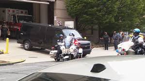 A suspect was shot by law enforcement and died at the scene. Eqyvfv U8nizjm