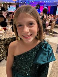 I love Nikki Miller!!! Lets hope this time we can get her to win the 20th!!!