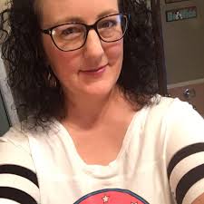 Kristi Linn's Instagram, Twitter & Facebook