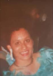 What is the name of this vintage rose pattern wallpaper?