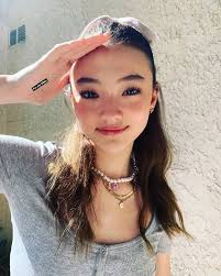 do you love Ella G.??? If you love Ella hearts this post, tysm.🥀🌹