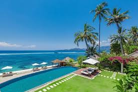 Magnifique Piscine En Bord De Mer A Bali Dans Villa Privee Balihouses Luxurypool Locationbali Villa De Luxe Maison Bali Piscines De Reve