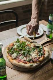 Pizza And Peroni Food Drinks Pizza Beer Italy Basil Lebensmittel Essen Rezepte Essen Und Trinken