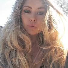 Mandy Murphy's Instagram, Twitter & Facebook