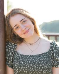 𝗙𝗩𝗟 𝗘𝗮𝗿𝗹𝘆 𝗚𝗿𝗮𝗱𝘂𝗮𝘁𝗲𝘀 Congratulations to the following  students who will be able to graduate early from FVL. We wish God's richest  blessings as they move