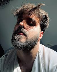 Como en un drama italiano . . . . . . #me #boy #guy #sun #summervibes  #summertime #trip #beard #bearded #beardedman #beardedmen #gay #gayboy  #gayguy #instagay #instaboy #instaguy #love #likes #teddiursa