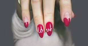 Nos Astuces Pour Faire Pousser Ses Ongles Naturellement Huile De Ricin