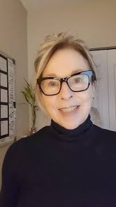 Having FUN during your commercial bookings are mandatory! Look at the  genuine joy from @angelacaseofficial in this Sparkling Hill shoot! 🌞🍷  #shineagency #talentagency #sparklinghill #commercialbooking  #commercialactor — Posted @withregram ...