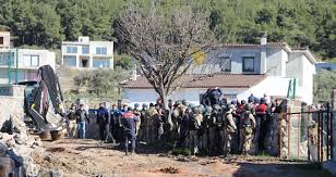 Tapu devir işlemi için tapu müdürlüğünden randevu alınması şarttır, aksi halde işlemi gerçekleştirmeniz mümkün değildir. Izmir De 2b Arazileri Uzerine Yapilan Bakanliktan Izni Ve Tapusu Olmayan Evler Yikildi Ege Telgraf
