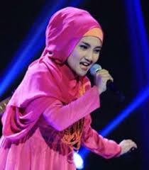 Trend Jilbab Fatin Shidqia Lubis Hijabi Celebrities Fashion