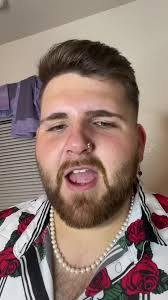 I swear that little girl is gonna get the 1👊2👊