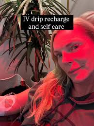 I went to West Palm Beach, Florida to crew Tony Robbins' Date With Destiny.  It would have been my third DWD. My husband and I attended in person in  2023, and this