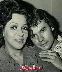 Se divorció y se convirtió en una sugar mommy. Te sorprenderá lo que gasta  en sus “novios” 🫢🤑🙈