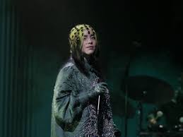 She first gained attention in 2015 when she uploaded the song ocean eyes to. Grammys 2021 Billie Eilish Changed Her Nail Art Multiple Times Allure