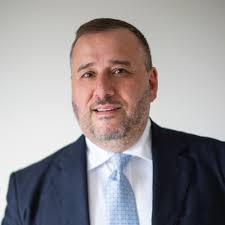 Parto da casa mia, dalla mia terra, dalle mie origini. Parto da Ceppaloni,  che è il paese in cui sono cresciuto e che anche nelle campagne elettorali  precedenti mi ha fatto sentire