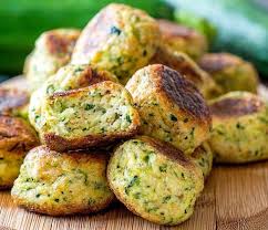 Les Boulettes De Courgettes Au Four Sont Une Preparation A Base De Courgettes Ricotta Oeuf P En 2020 Courgette Au Four Recettes De Cuisine Recette A Base De Legumes