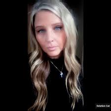 Looks like Pit Bull, Boston Terrier and Lab