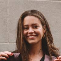 Cecilia Raymond's Instagram, Twitter & Facebook