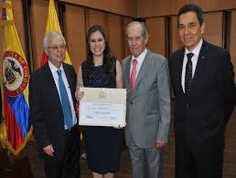 El hecho causó pánico y dejó varios uniformados heridos que fueron trasladados en ambulancias hacia diferentes centros asistenciales de la capital de norte de. Graduada Summa Cum Laude Universidad Autonoma De Bucaramanga Unab