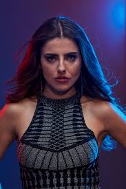 Historia de la reina del flow. Sinopsis Y Perfil De Personajes La Reina Soy Yo People En Espanol