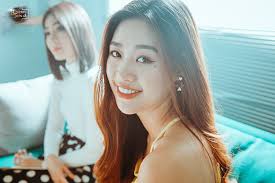 Nguyễn trần khánh vân đăng quang hoa hậu hoàn vũ việt nam 2019. Khanh Van Co Ä'iá»u DÆ°á»¡ng Mang Váº» Ä'áº¹p Mua Háº¡ Nong Bá»ng Trong Bá»‡nh Viá»‡n Tháº§n Ai