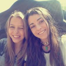 Laura Roos (@lauRoos)