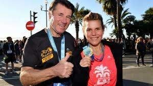 Régulièrement, la chroniqueuse poste des photos de sa vie avec le maire de nice sur instagram. Laura Tenoudji Et Christian Estrosi Shorts Sueur Et Jogging Pour La Bonne Cause Gala
