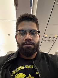 Reportagem de Brian Mier, exibida na Telesur, falando sobre Brasília, Oscar  Niemeyer e as escolhas políticas do arquiteto