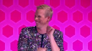 De drie voeden de kinderen samen op. Drag Race Holland 2020