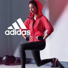 明星愛運動 運動品牌也愛找明星代言 Adidas男子訓練商品今年找來被冠上 天菜 封號的彭于晏擔任代言人 Adidas全新女子訓練系列也由形象清新亮眼的張鈞甯出任 在拍攝廣告時 張鈞甯揮打泰拳 倒吊仰臥起坐和慢跑都難不倒她 外表看似柔弱 Leather Jacket Style