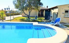 Vacacionar en una casa de alquiler en cádiz es más fácil que nunca, a partir de muy poco. Villa 8 9 Personas Piscina Privada Y Vallada Sancti Petri La Barrosa Chiclana De La Frontera Cadiz Costa De La Luz