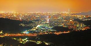 新北市中和 烘爐地 台北美麗夜景盡收眼底 約會聖地 布咕布咕美食小天地 痞客邦 skyline travel paris skyline