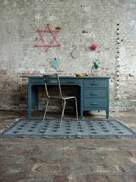 L Exterieur A Ete Peint En Gris Encre Un Gris Fonce Tirant Sur Le Bleu Ou Le Vert Selon L Exposit Mobilier De Salon Decoration Chambre Enfant Relooking Meuble