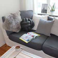 Nahaufnahme Des Fertigen Knotenkissen Auf Dem Sofa Knoten Kissen Dekor Kissen Kissen
