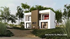 La maison, qui se trouve dans la région de la ville de milan, a été réalisée par marco carini, un designer italien qui travaille dans le domaine de l'architecture et de la décoration intérieure depuis les années 1990. Maison Bois Contemporaine Toit Plat Pour 152 000 Euros Ttc
