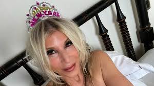 Eighties rocker Lorraine Lewis, 66, makes eye-watering fee on OnlyFans with  saucy snaps - Mirror Online