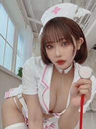 りなしぃ、ふっくらバストをのぞかせたセクシーすぎるナースに患者希望者が続出 | ENTAME next - アイドル情報総合ニュースサイト