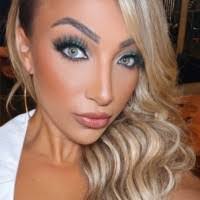 Kristin Wycoff's Instagram, Twitter & Facebook