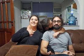 Koronavirüs salgınının istihdam üzerindeki olumsuz etkilerinden çalışanları korumak için 16.04.2020 tarihinden itibaren fesih kısıtı uygulaması getirildi. 5 Maddede Kod 29 Nedir Isci Kadinlari Nasil Etkiler Ekmek Ve Gul