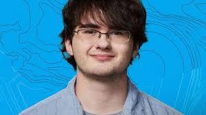 After winning the Worlds 2021, he played for two teams at the same time. It  was awkward,” Edward commented