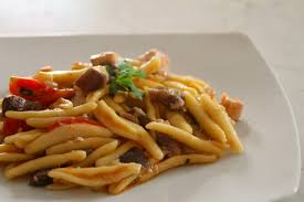 Basta scaldare il forno a 100 gradi per qualche minuto. Cavatelli Pesce Spada E Melanzane La Maga In Cucina