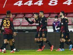 Galatasaray spor kulübü) هو نادٍ رياضي تركي من إسطنبول، ويبرز الفريق في لعبة كرة القدم بشكل أكبر. Ù…ØµØ·ÙÙ‰ Ù…Ø­Ù…Ø¯ ÙŠØºÙŠØ¨ Ø¹Ù† Ø§Ù„ØªÙ‡Ø¯ÙŠÙ ÙÙŠ ÙÙˆØ² Ø¬Ø§Ù„Ø§ØªØ§ Ø³Ø±Ø§ÙŠ Ø¹Ù„Ù‰ Ù‚ÙŠØµØ±ÙŠ Ø³Ø¨ÙˆØ± Ø¨Ø«Ù„Ø§Ø«ÙŠØ©