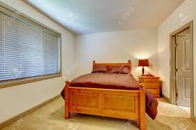 36 wunderschönen schlafzimmer einrichten günstig. Classic American Schlafzimmer Mit Teppichboden Und Holzmobeln Northwest Usa Lizenzfreie Fotos Bilder Und Stock Fotografie Image 61133927