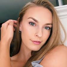 Malia Barrett (maliabarrett)