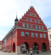 Raus aus dem alltag, rein in die entspannung. Das Rote Rathaus Greifswald Steht Am Marktplatz Der Hansestadt