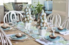 Spring has sprung which can only mean that easter is right around the corner. Easter Table Setting