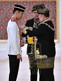 Datuk seri dr wan azizah wan ismail menyifatkan kejayaan terbesar jaguh badminton negara datuk lee chong wei adalah berjaya menyatukan seluruh rakyat melalui sukan. Sejarah Dan Pencapaian Datuk Lee Chong Wei Dalam Sukan Badminton Iluminasi